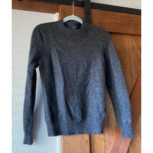 Qi 100% Dark Gray Cashmere Sweater, Medium